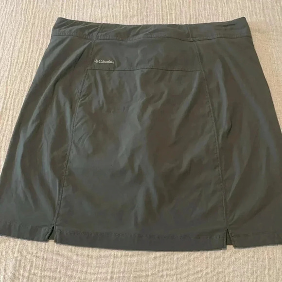 Gray Columbia skirt - Picture 2 of 8
